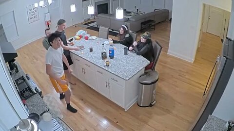 [fishtank.live - Day 5] Damiel Dances Behind Jonathan #fishtanklive