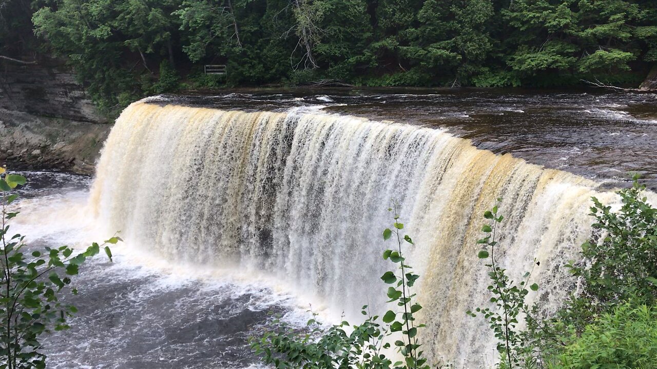 Tahquamenon falls