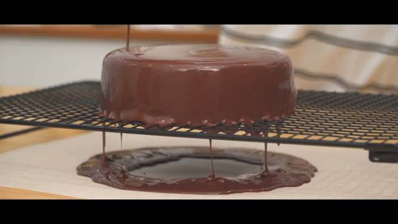 How to make chocolate cake at home