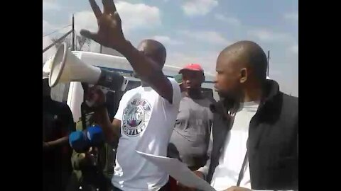 Unemployed people threatened to shut down mines in Brits if they are not employed (eEW)