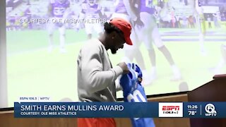 Smith earns Chucky Mullins award at Ole Miss