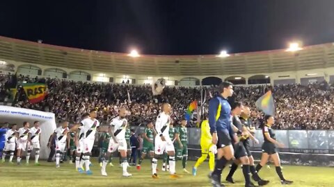 Vasco 2x1 Guarani - Vasco entrando em campo