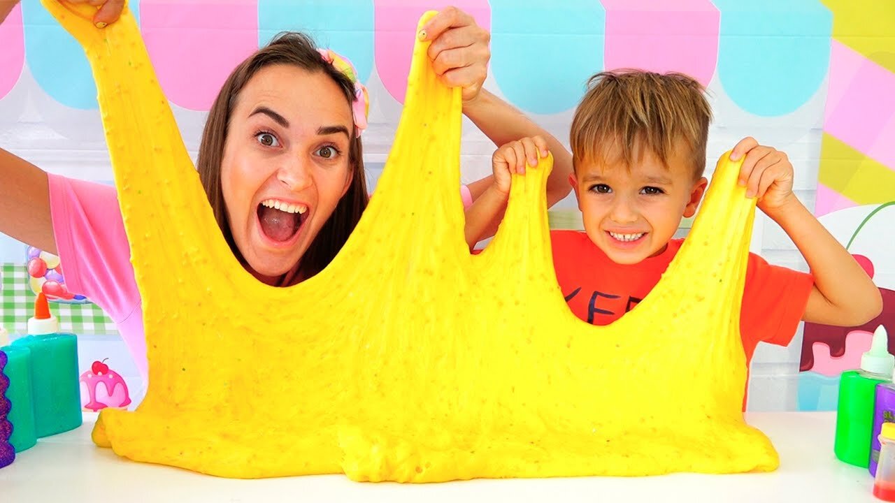 Vlad and Mama Pretend Play Making Glitter Satisfying Slime