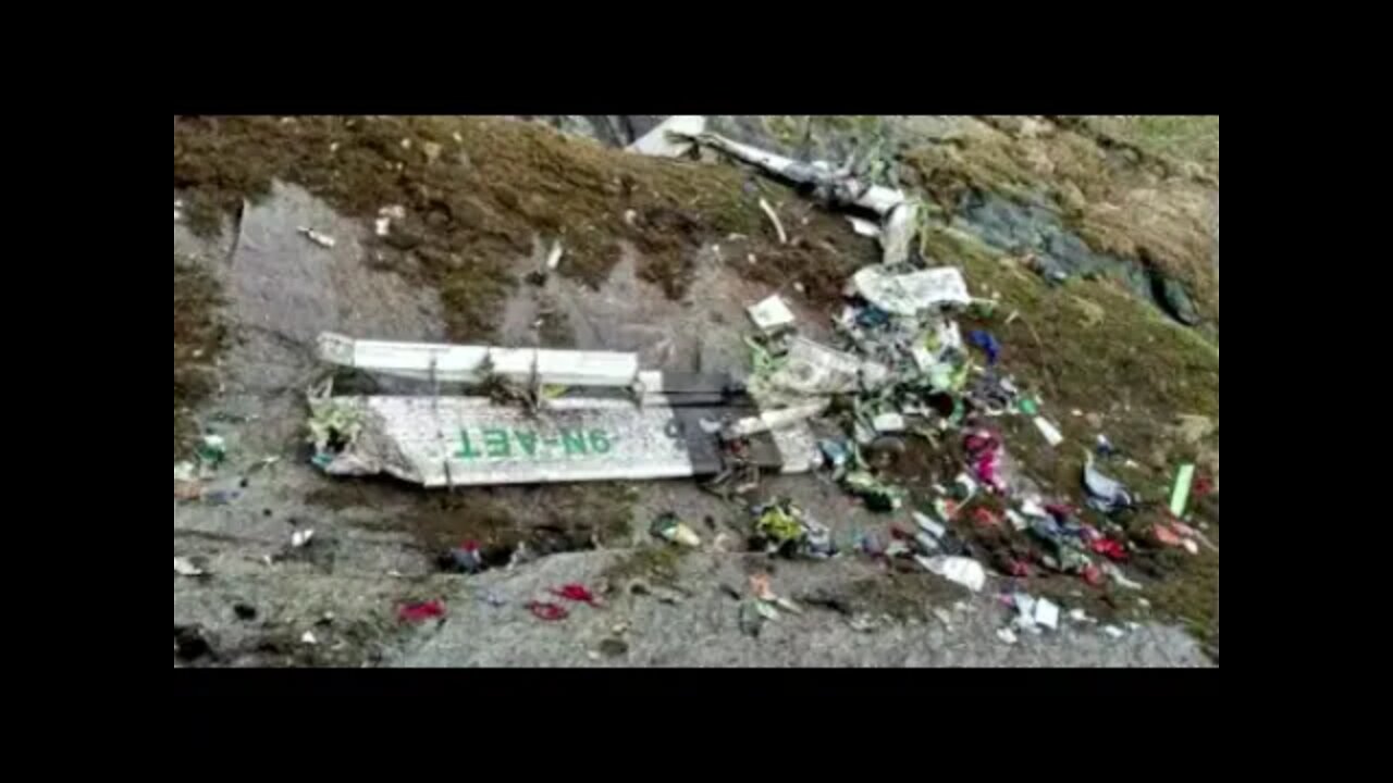 Autoridades recuperam corpos de 20 vítimas de queda de avião no Nepal