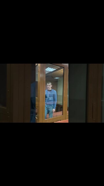 Три года за поджог машины Росгвардии на протестах 31 января в Москве