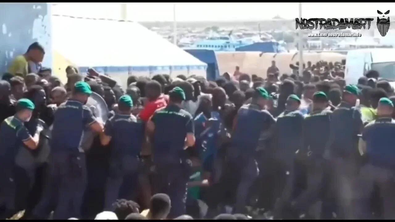 Débarquement massif de migrants sur l’île italienne de Lampedusa