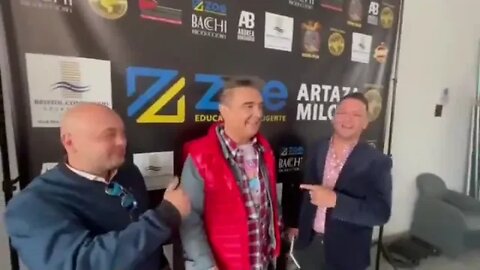 #zoegate -¿ Cómo se siente promocionar una estafa Nito ?