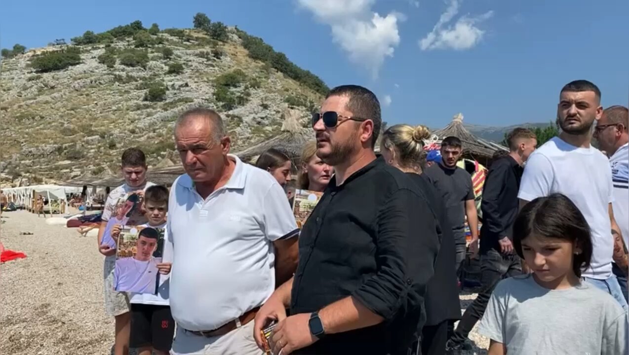 Familjaret e 16 vjecarit qe vdiq me jet ski kerkojne drejtesi