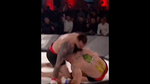 Brutal kick to the face ends in a knockout