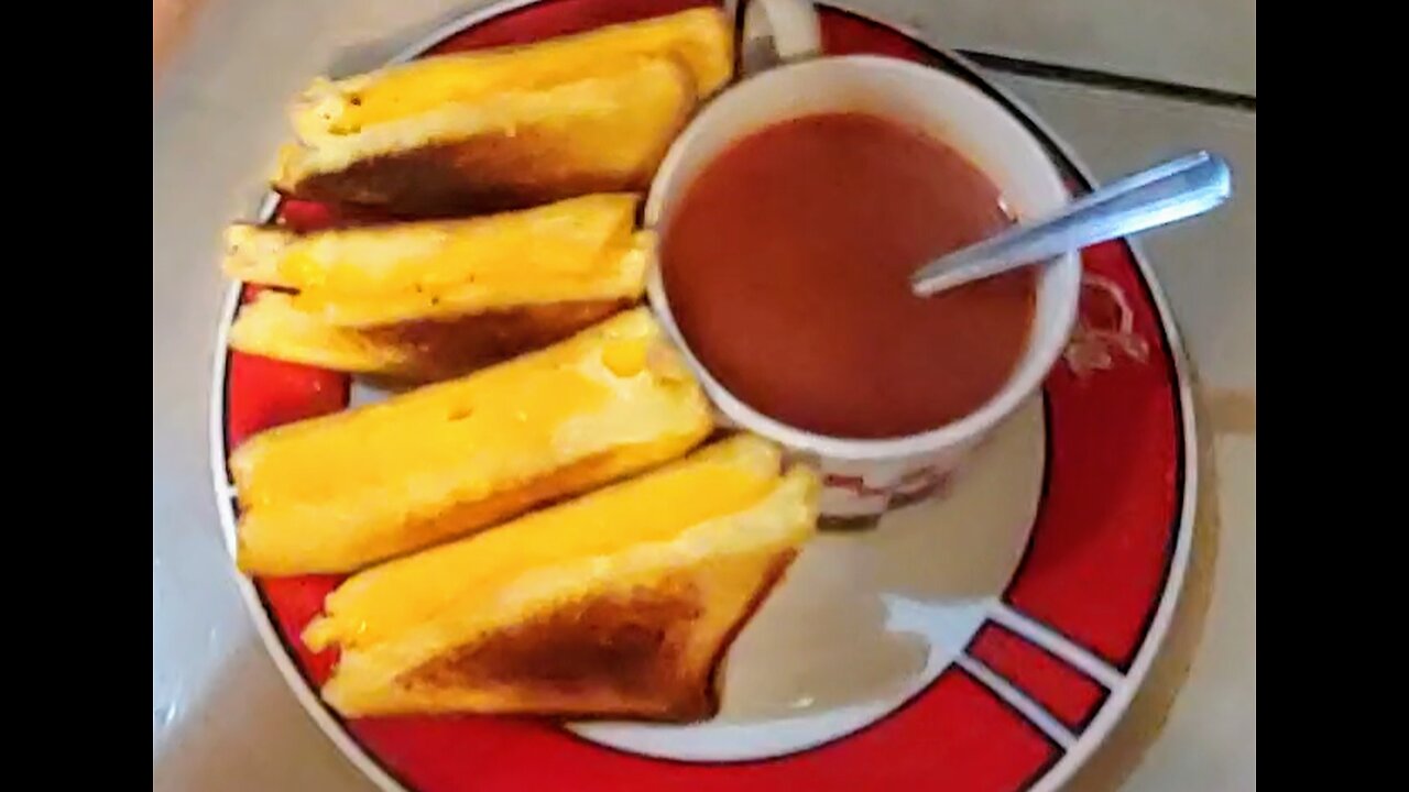 Soup-er Good Tomato Soup & Texas Toast Grilled Cheese