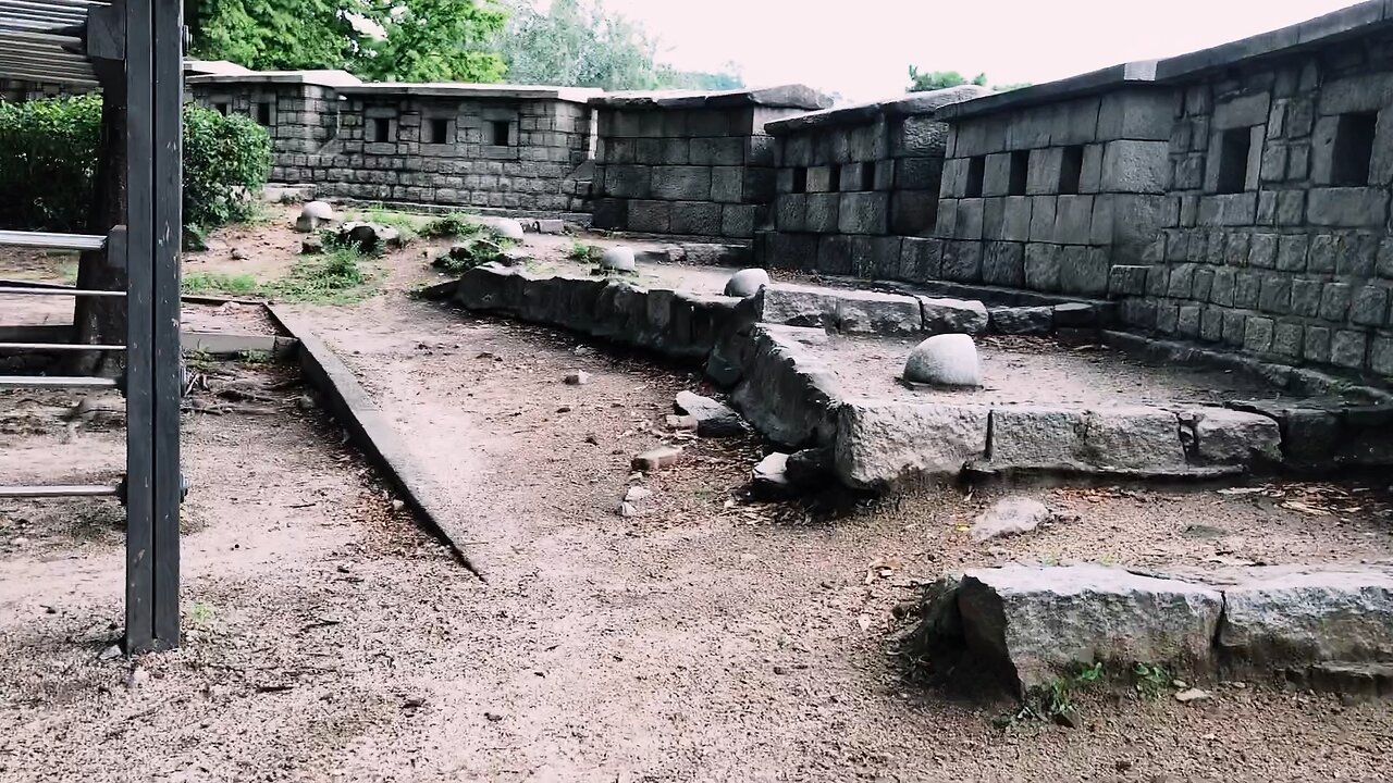 Korean working out at the Seoul Korea wall