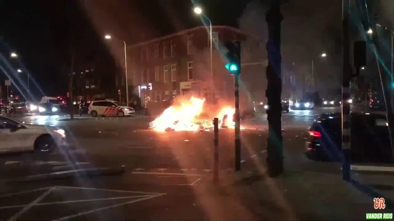 protestos pelo mundo contra lockdawns.