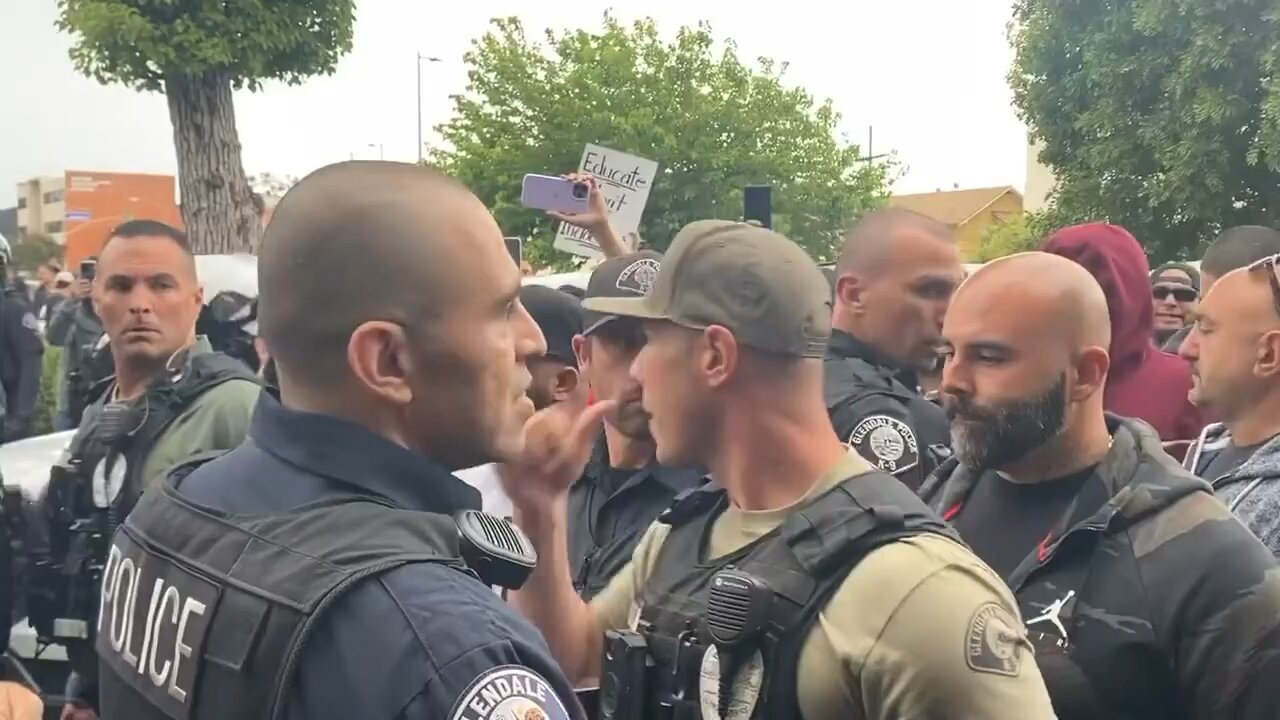 Armenian people beating antifa 🤪