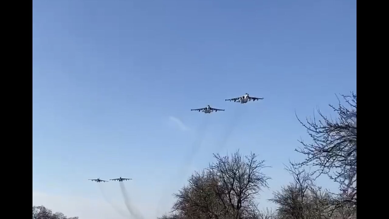 Two pairs of Su-25 Russian Aerospace Forces somewhere in the NVO zone