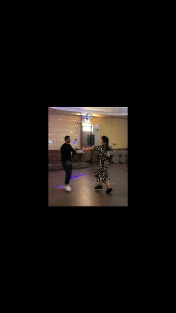 Кавказская скромность в танце. Великолепно исполнили 2022 #shorts