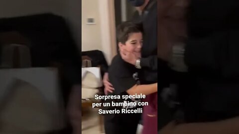 Sorpresa speciale per un bambino con Saverio Riccelli