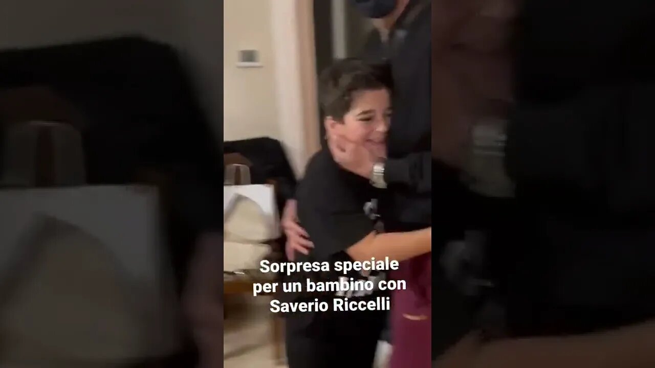 Sorpresa speciale per un bambino con Saverio Riccelli