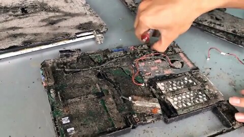 NO:4 Restoration a destroyed 20-year-old LENOVO aptop Rebuild and restore LENOVO aptops