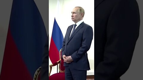 Putin looks aggravated as he's forced to wait 50 seconds for Turkey's President.