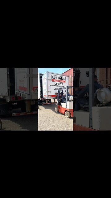 Unloading U-Haul U-Box #uhaul #uhauldealer