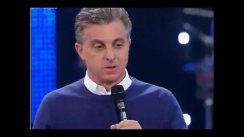 Luciano Huck se desculpa por ter comentado peso de Marília Mendonça