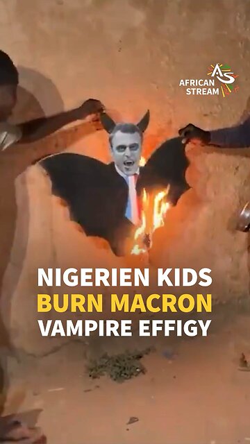 NIGERIEN KIDS BURN MACRON VAMPIRE EFFIGY