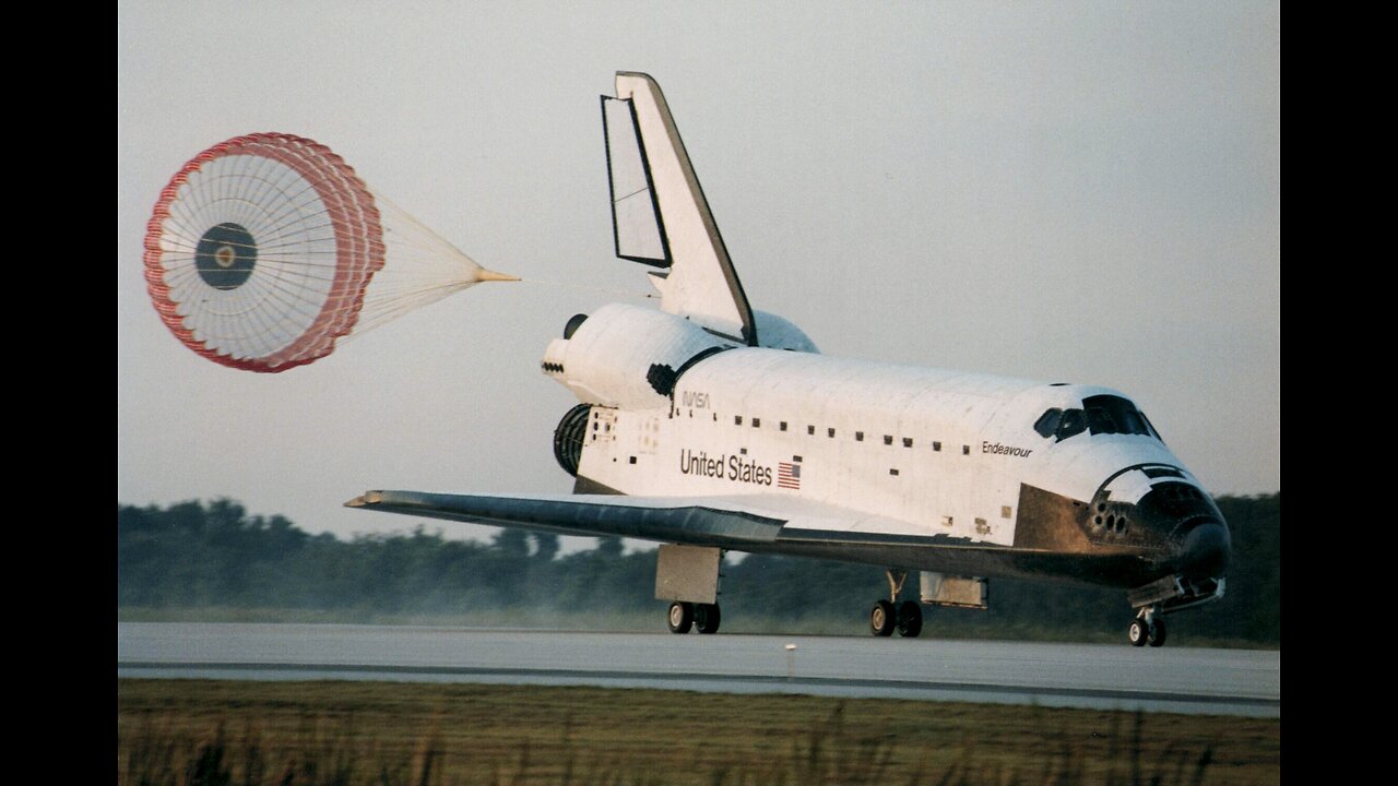 This is how the Space Shuttle landed after being in Space 🚀 🌔