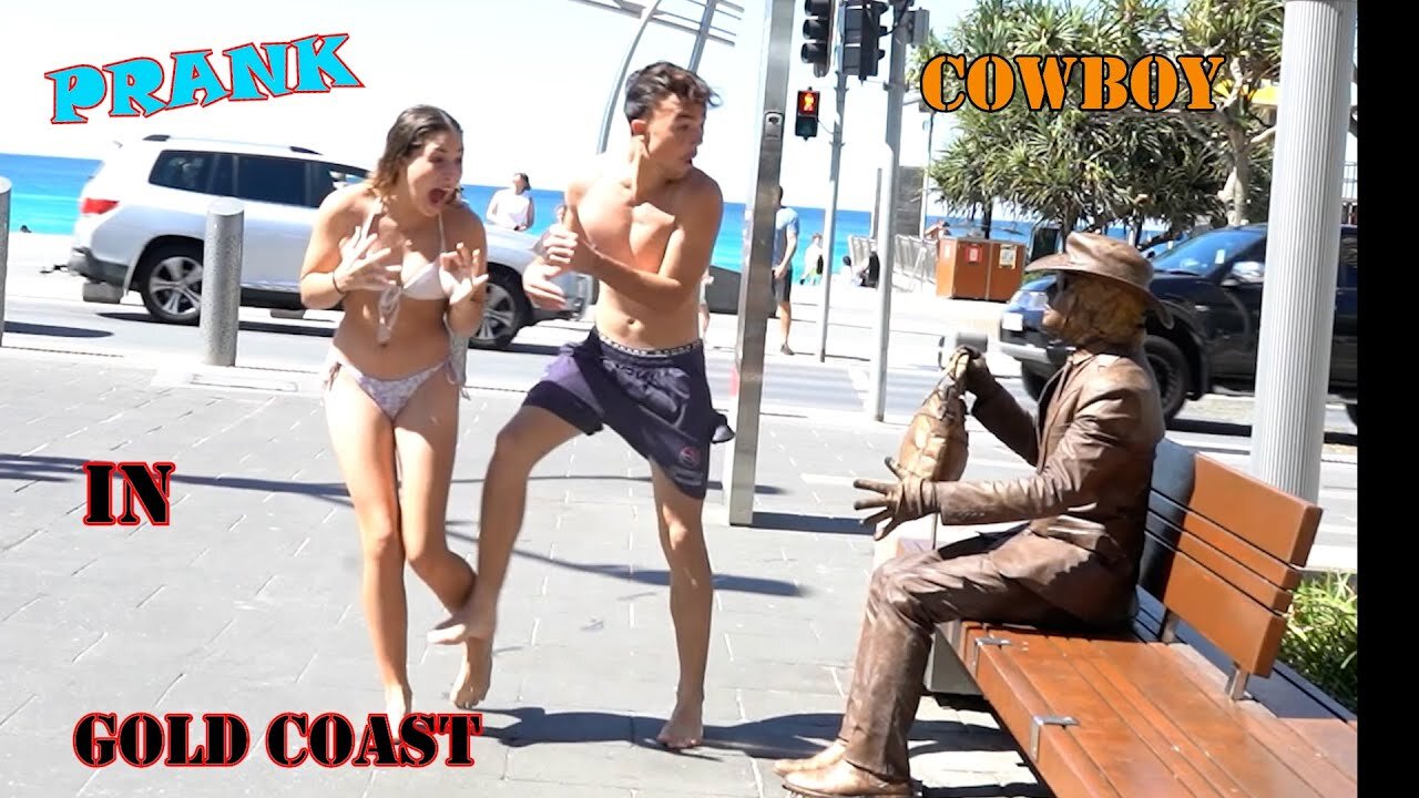 Cowboy_prank in Australia funniest reactions. lelucon statue prank. luco patung