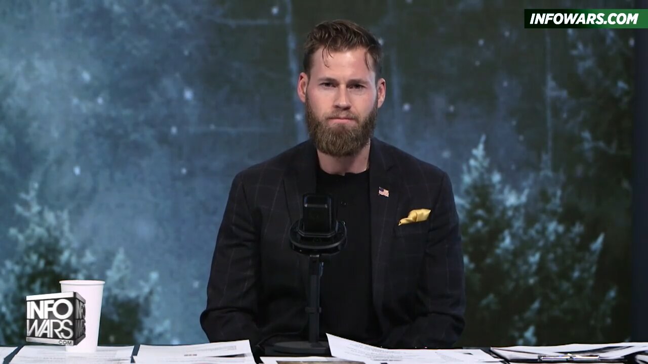 WAR ROOM (Full Show) Thursday - 12/8/22