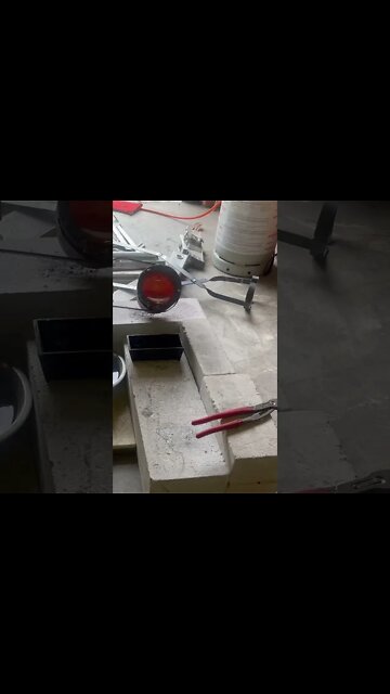 Making clean aluminum ingots from a ladder 😃.