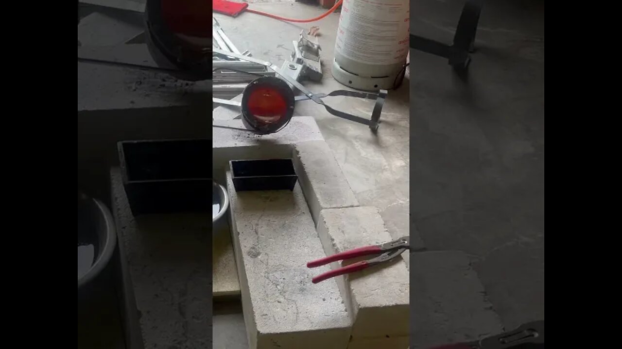 Making clean aluminum ingots from a ladder 😃.