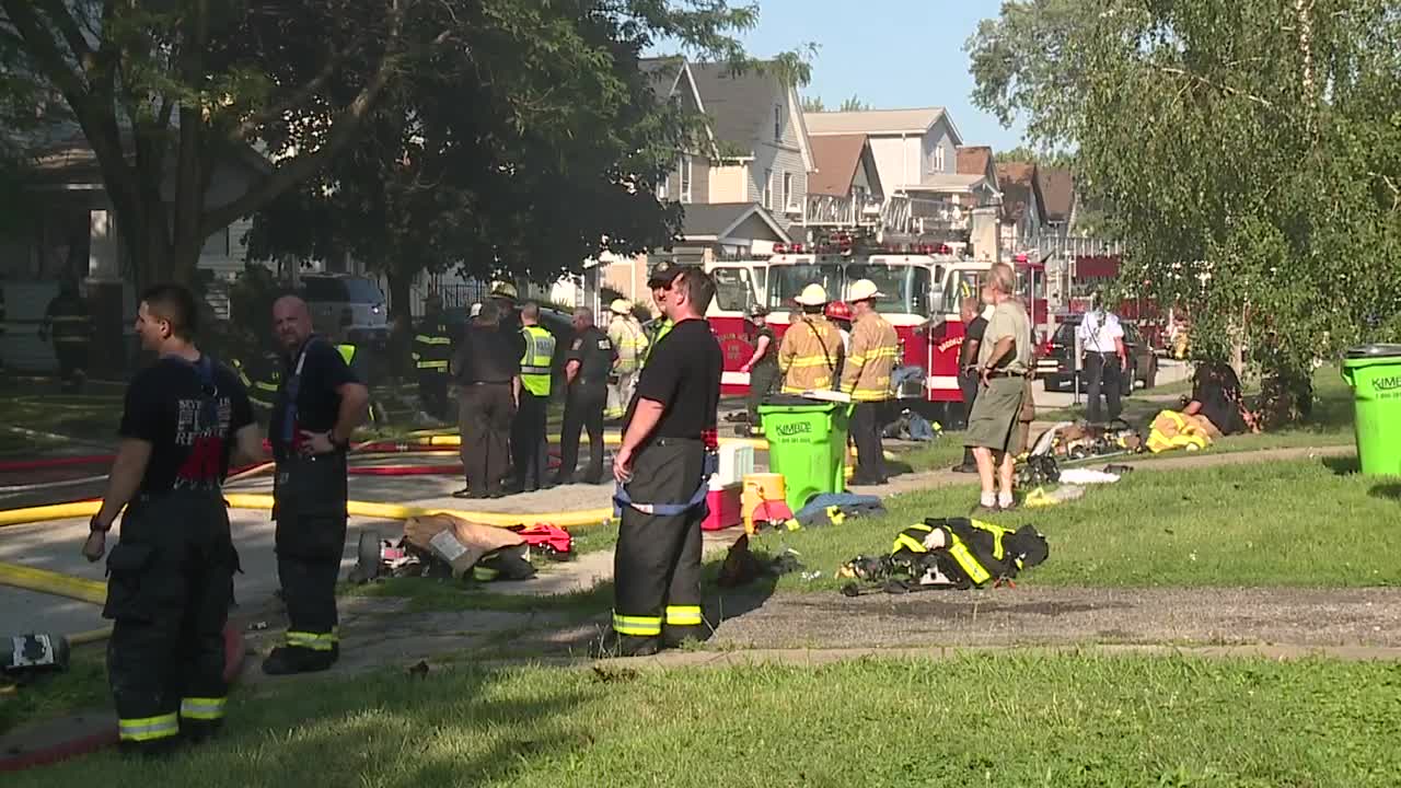 3 homes damaged by fire in Newburgh Heights