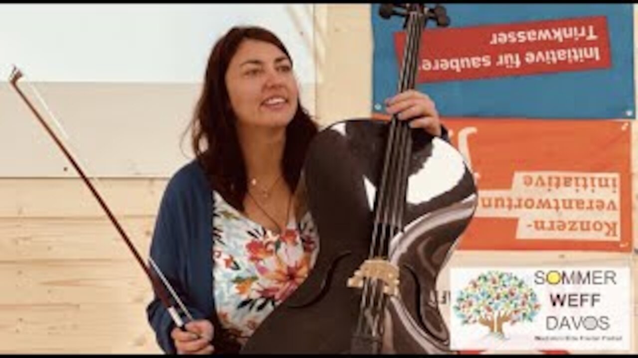 Valentina Velkova - Musikerin - auf der Bühne mit dem Stimmvolk - Sommer WEFF 22.08.21