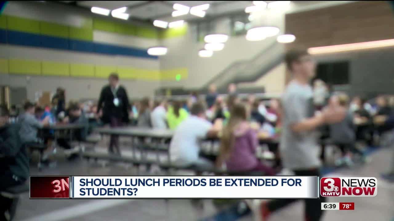 Parents raise concerns over short lunch periods for students