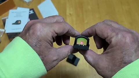 Unboxing ADE Advanced Optics Trumpet RD3-029 Red Dot Sight