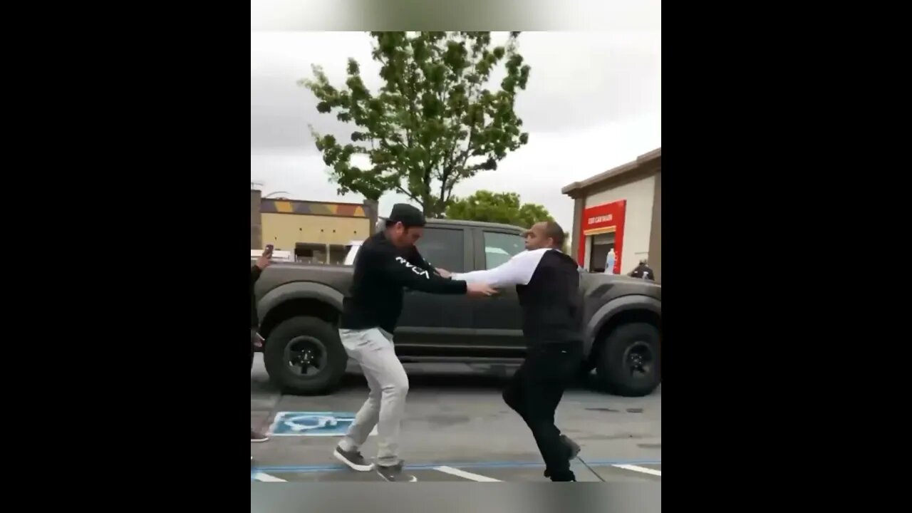 Daniel Cormier forced to be “friends” with Hans Molenkamp