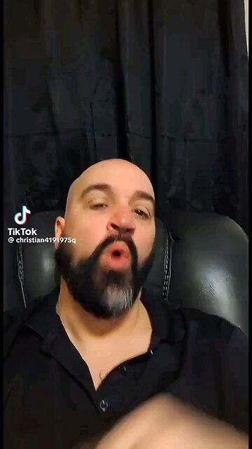 President of Argentina flies commercial. Gotta love this guy