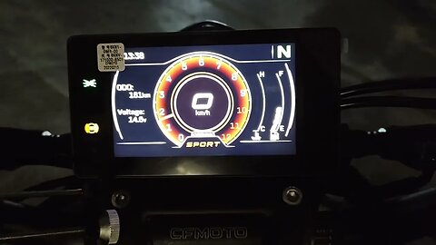 360° de la Cfmoto 300NK