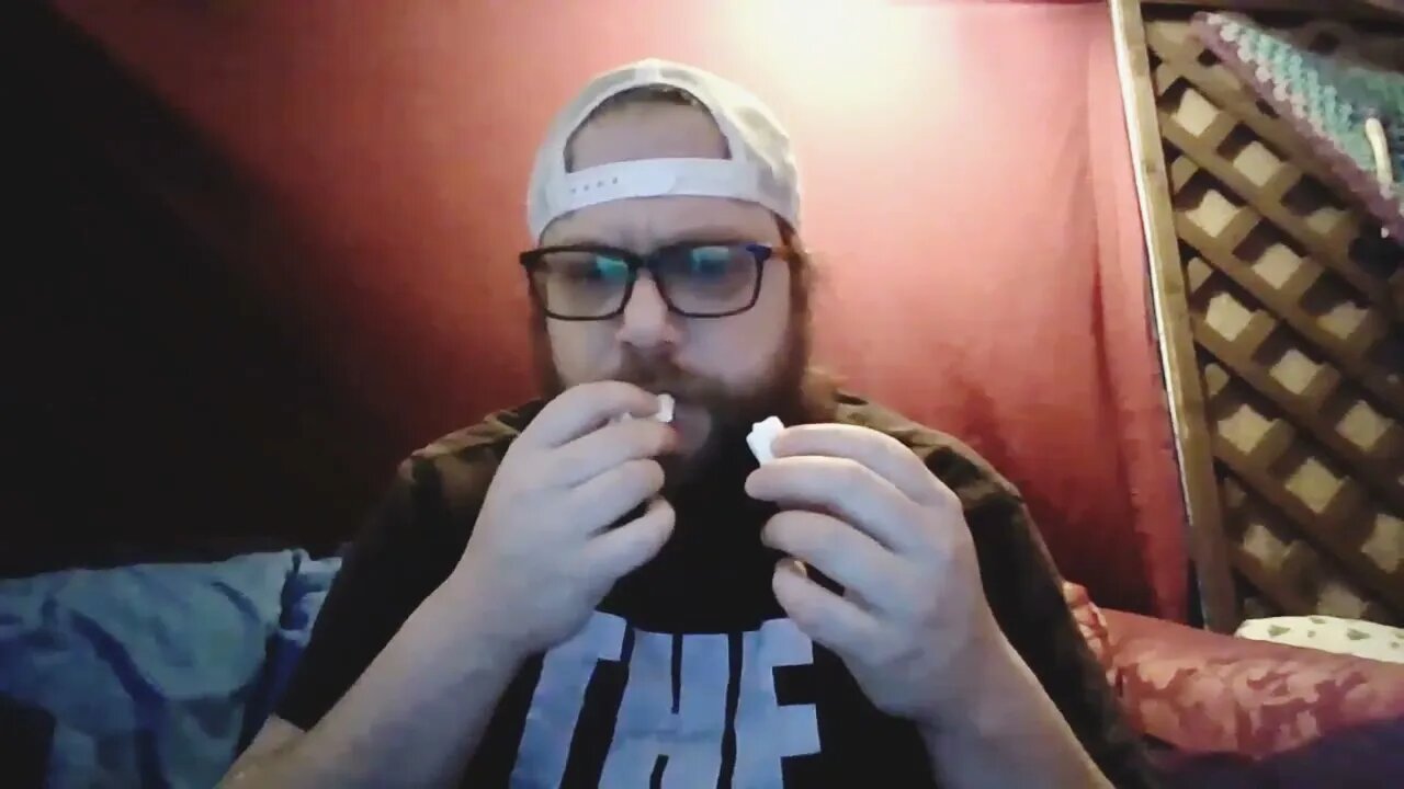 Eating Québec Style Cheese Curds | #quebec #mtl #squeeky