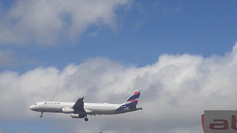 Airbus A321 PT-XPI vindo de Brasília para Manaus