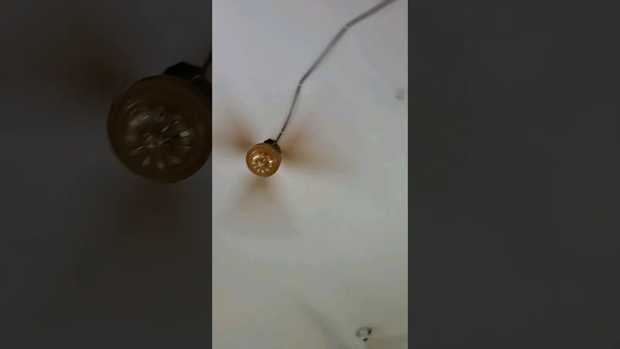 pankha chale to hawa deta hai