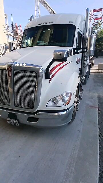 bag chasers only #rookietrucker #trucklife #trucker #trucking