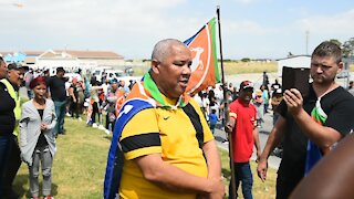 SOUTH AFRICA - Cape Town - Silversands and Mfuleni residents clash over school(Video) (p8K)