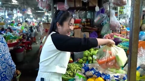 Market show, Yummy pork intestine cooking / Pork intestine with mix vegetable cooking