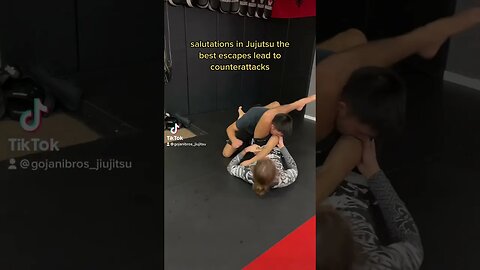 Turtle roll escape #bjj #mma #martialarts