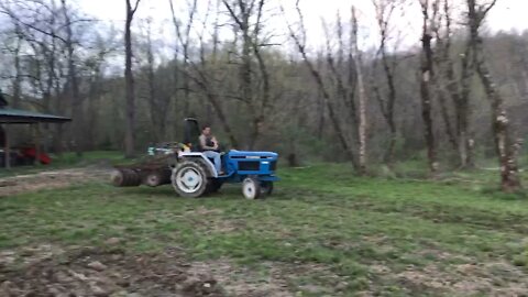 Ford 1720 pulling 5ft disc