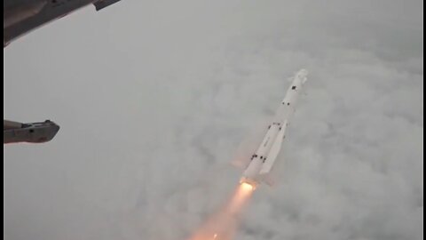 SU-34 launches Kh-29 (AS-14 'Kedge') over Ukraine.