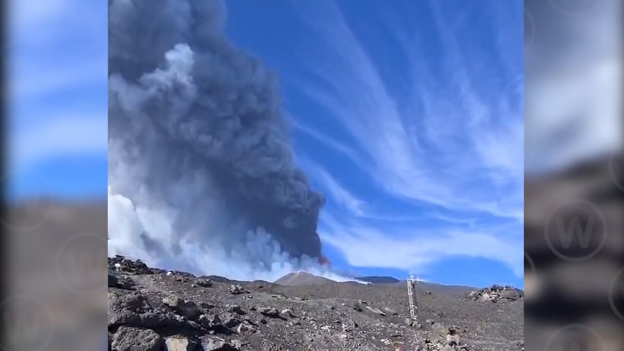 Scary ERUPTION in Italy! Mount Etna Volcano Eruption in Sicily, Italy