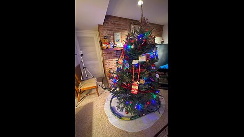 How To Set Up The Train Around Your Christmas Tree!
