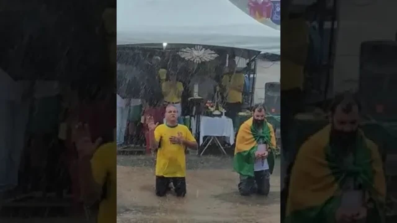 O povo clamando na chuva - Vila Velha - 22/12/2022